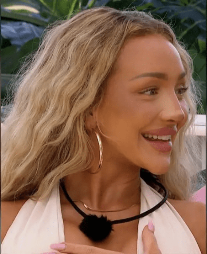 Vanna from Love Island, example of overfilled Instagram face